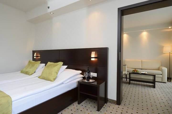 Room 7 of 43