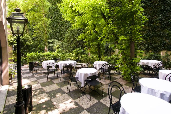 Dining 56 of 62