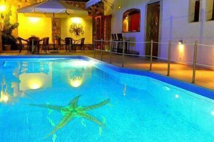Pool 15 of 28
