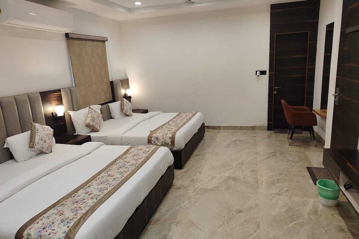 Room 5 of 28