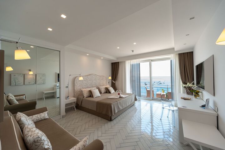 Room 15 of 94