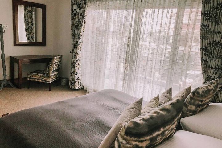 Room 27 of 64