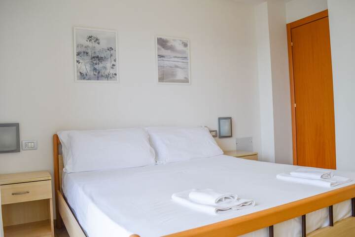 Room 18 of 208