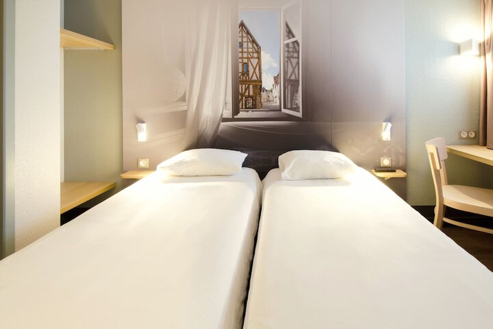 Room 8 of 39