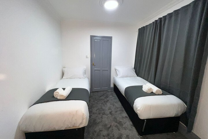 Room 16 of 39