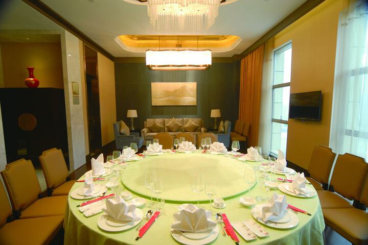 Dining 54 of 70