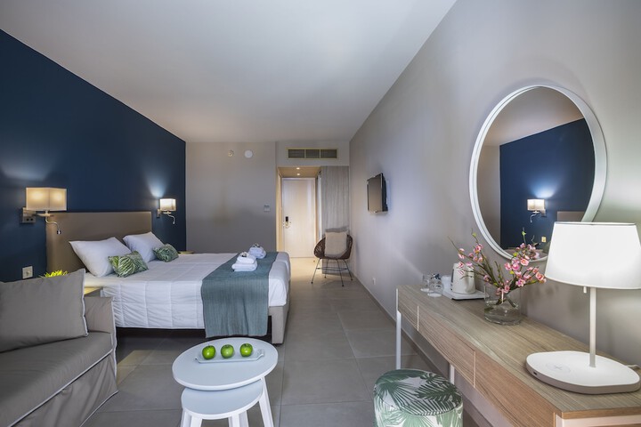Room 18 of 114