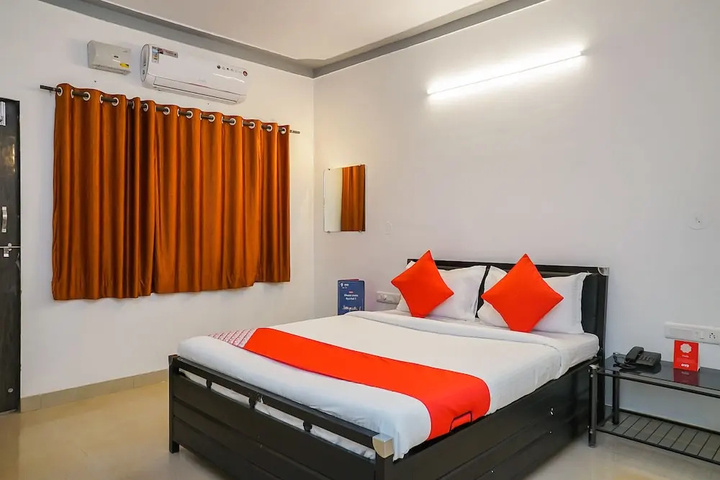 Room 2 of 8