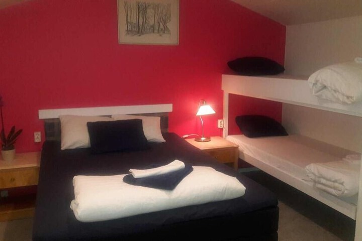 Room 7 of 24