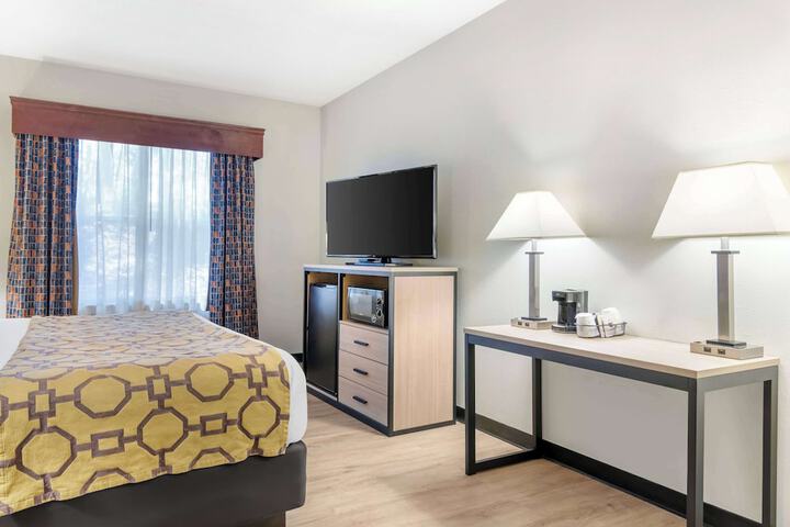 1 King Bed (20 of 22)