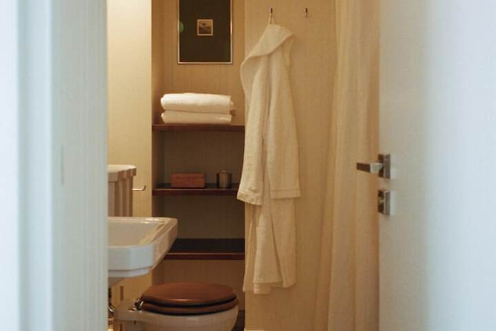 Room 54 of 78