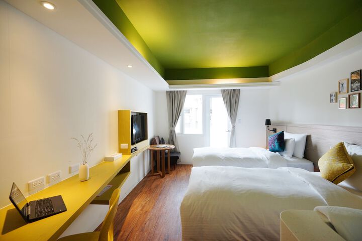 Room 30 of 51