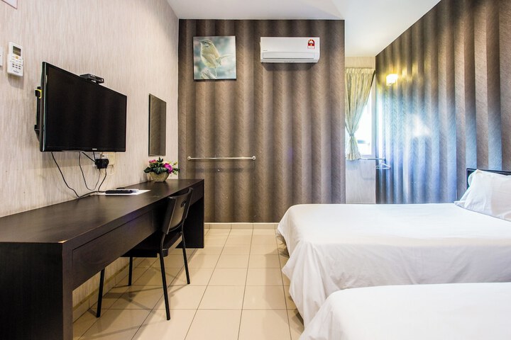 Room 11 of 39