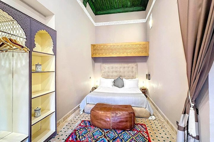 Room 42 of 137