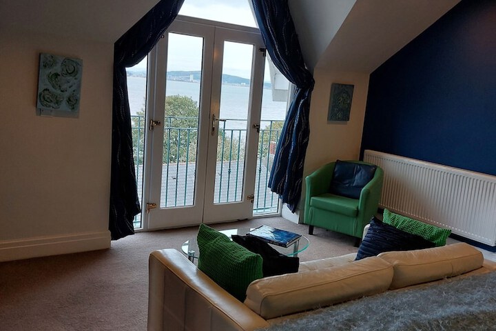Room 6 of 44