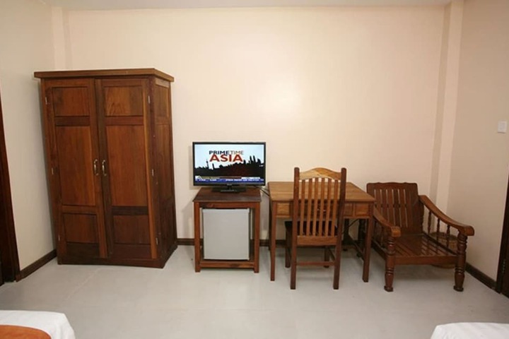 Room 10 of 24
