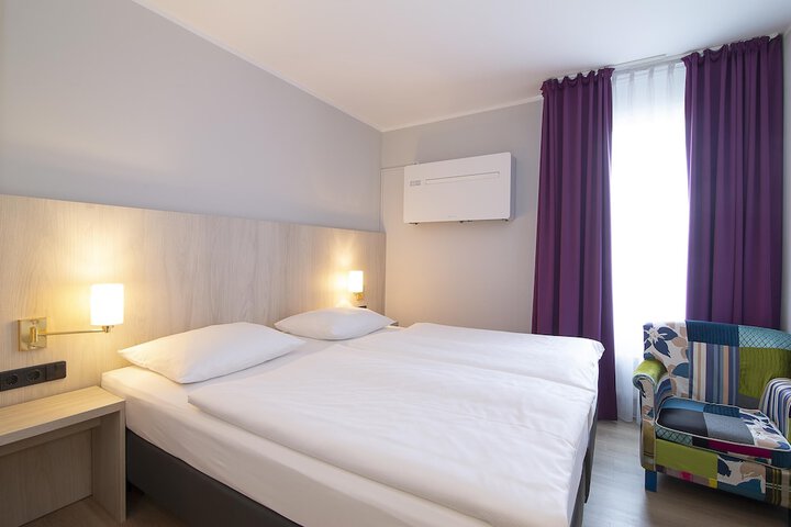 Room 27 of 60