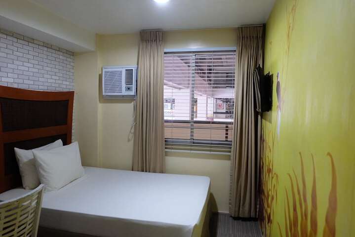 Room 25 of 89