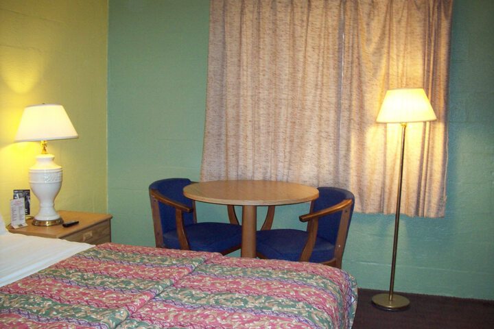 Room 14 of 40