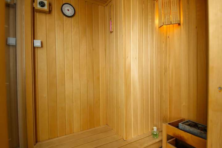 Room 12 of 30