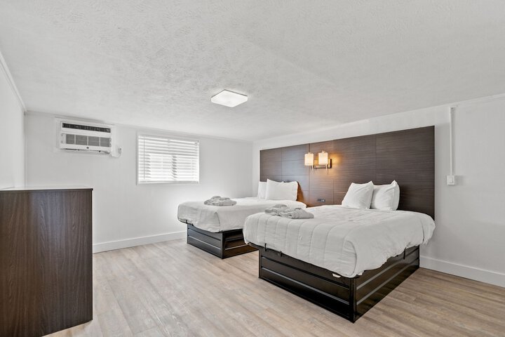 Room 9 of 20