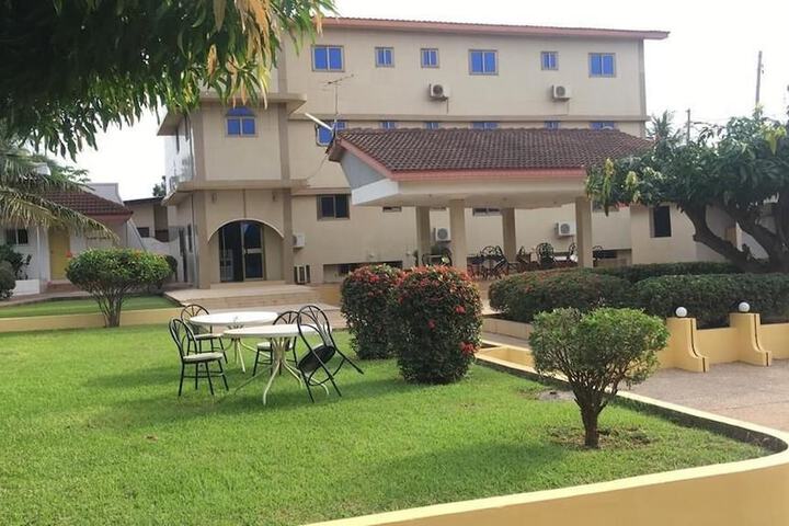 Luxury West Hotel
