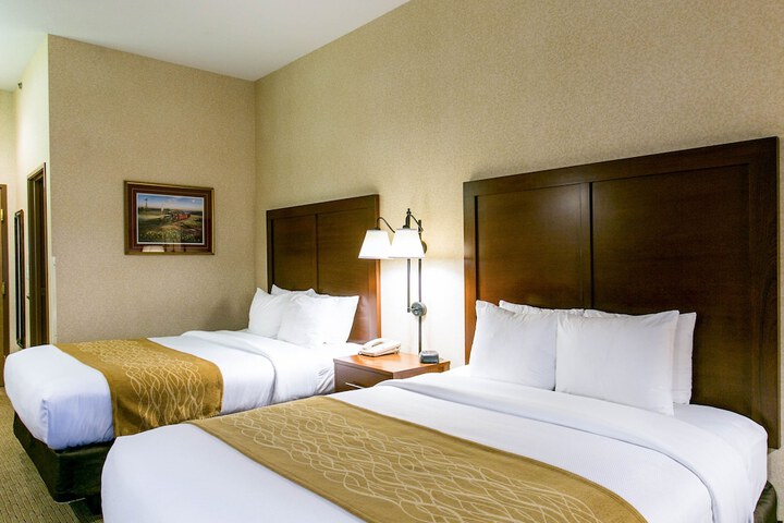 1 Queen Bed Accessible Room (7 of 8)