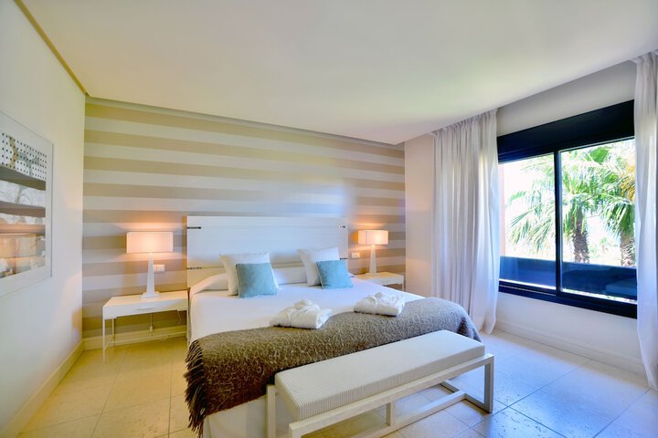 Room 16 of 192