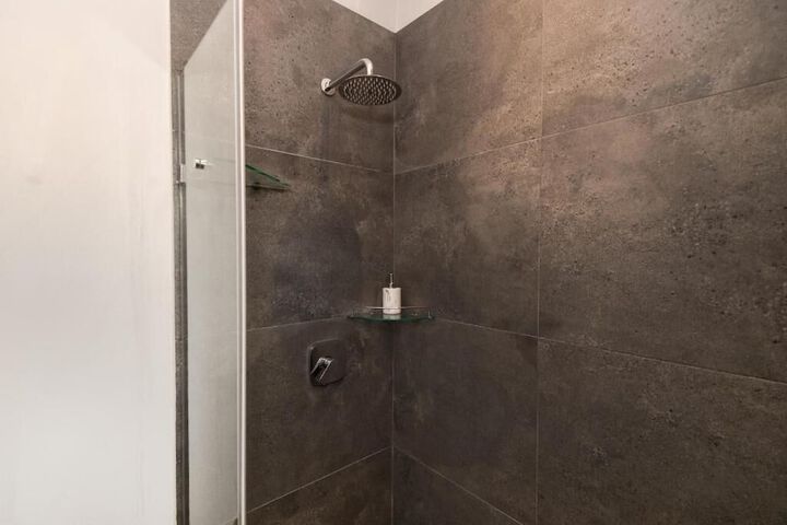Room 34 of 44