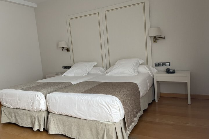 Room 9 of 46