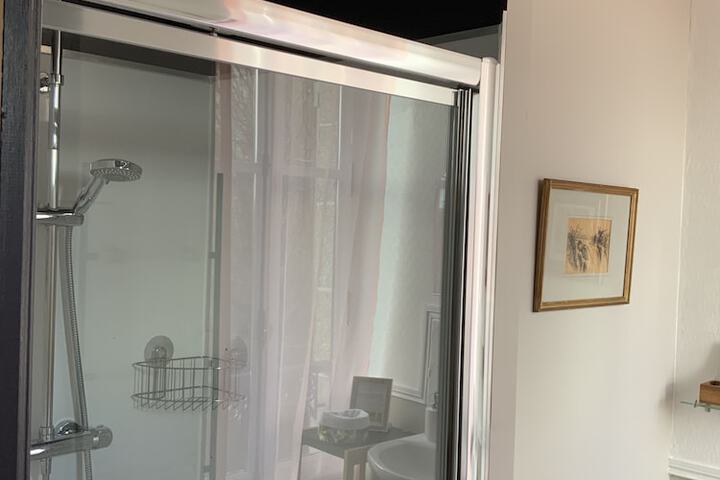 Room 14 of 36