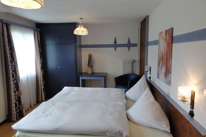 Room 5 of 48