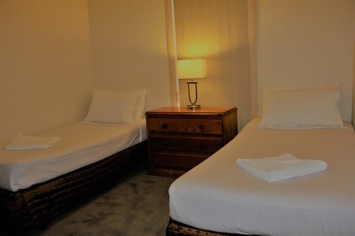 Room 8 of 35