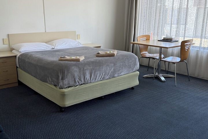 Room 10 of 64