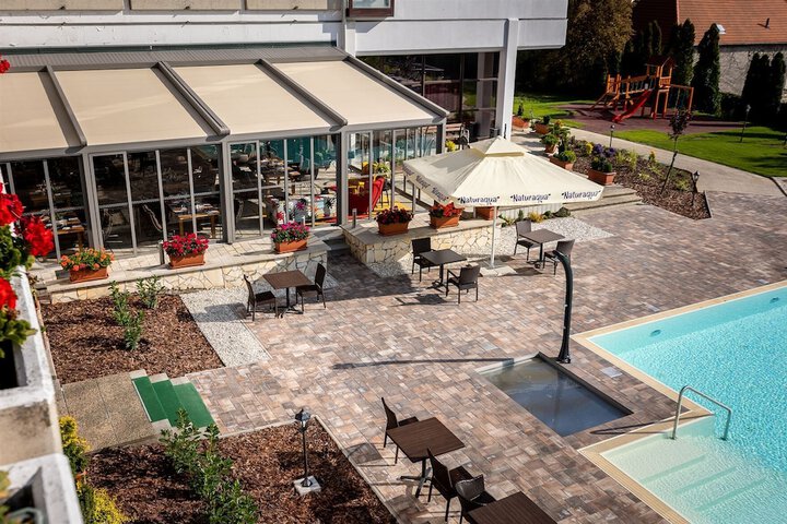 Terrace/Patio 13 of 54