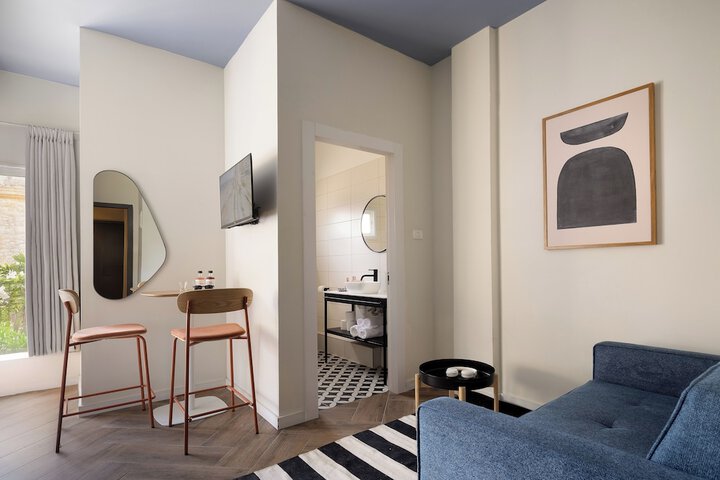 Room 27 of 41