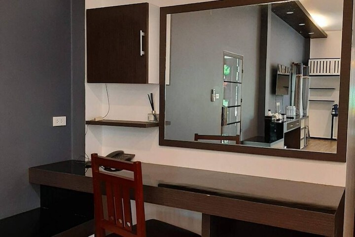 Room 42 of 172