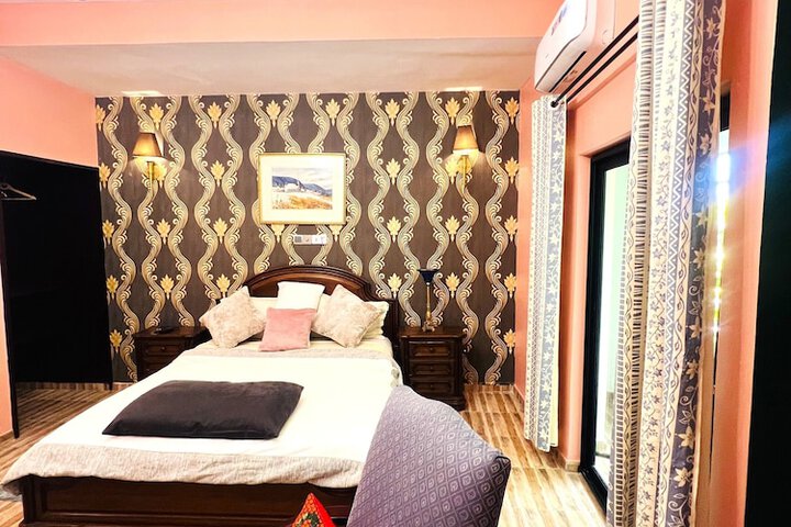 Room 44 of 137