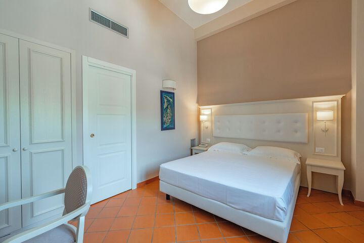 Room 37 of 135