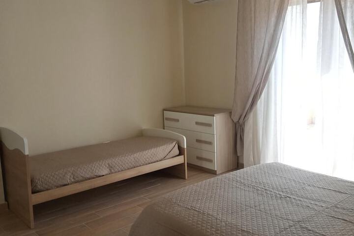 Room 12 of 33
