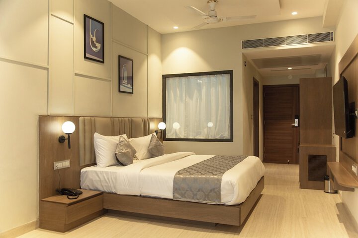 Room 13 of 29