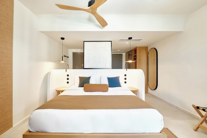 Room 21 of 182