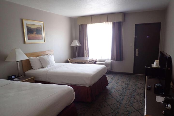 2 Double Beds (5 of 11)
