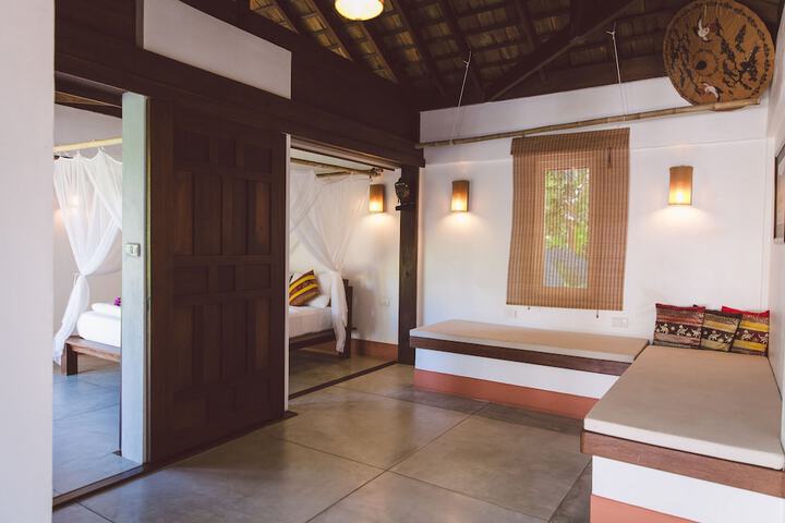 Room 26 of 153