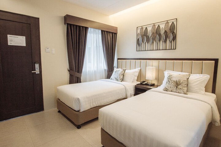 Room 3 of 30