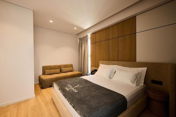 Room 12 of 67