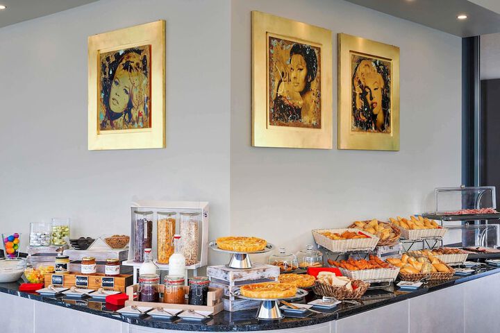 Breakfast/Coffee Service 88 of 106