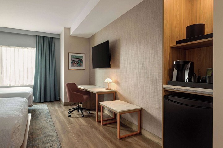 Room 12 of 46