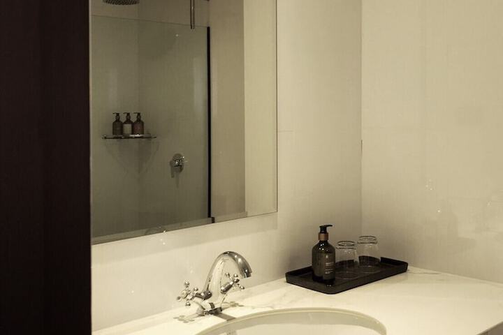 Room 13 of 260