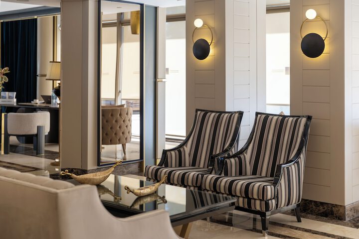 Entrance & Lobby